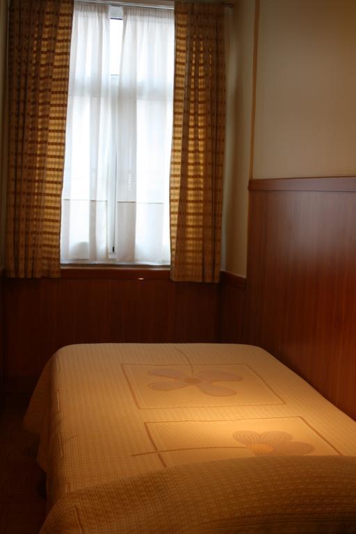 Duas Nacoes Guest House Porto Ngoại thất bức ảnh